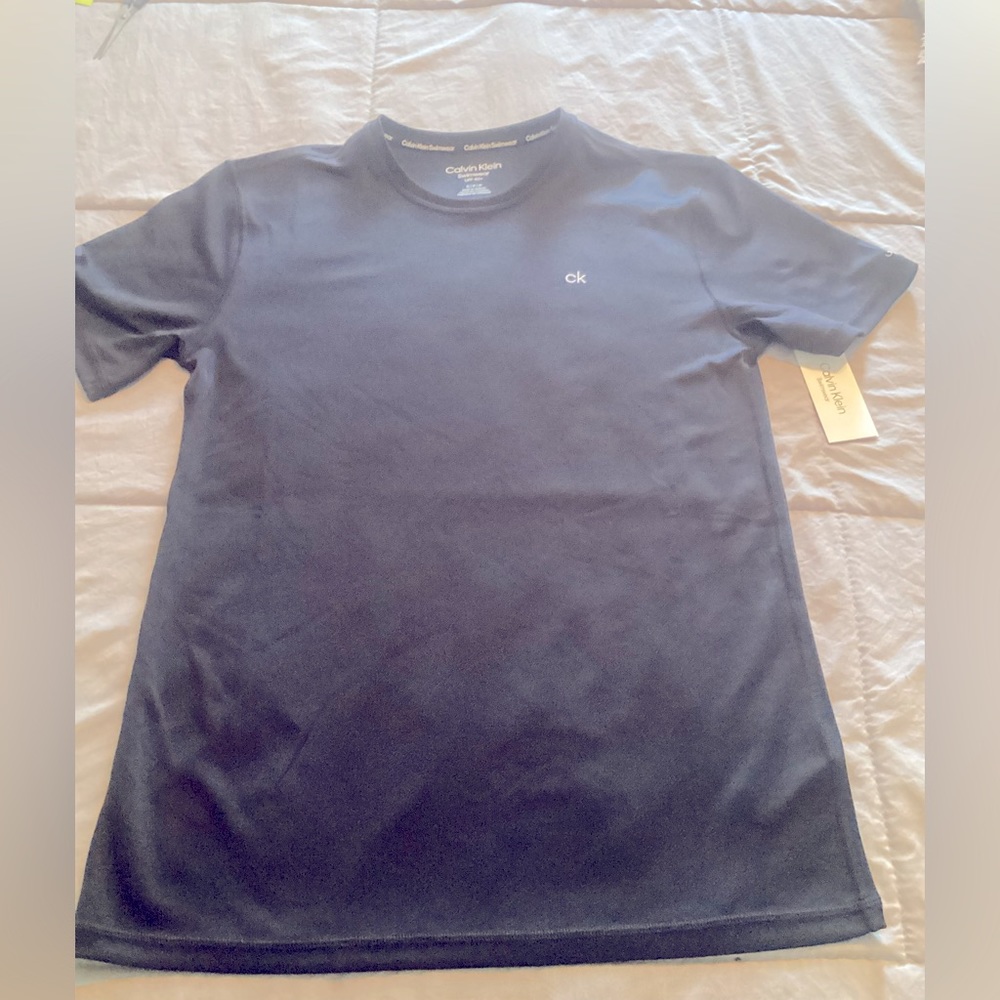 NWT Calvin Klein Tshirt Small Men’s